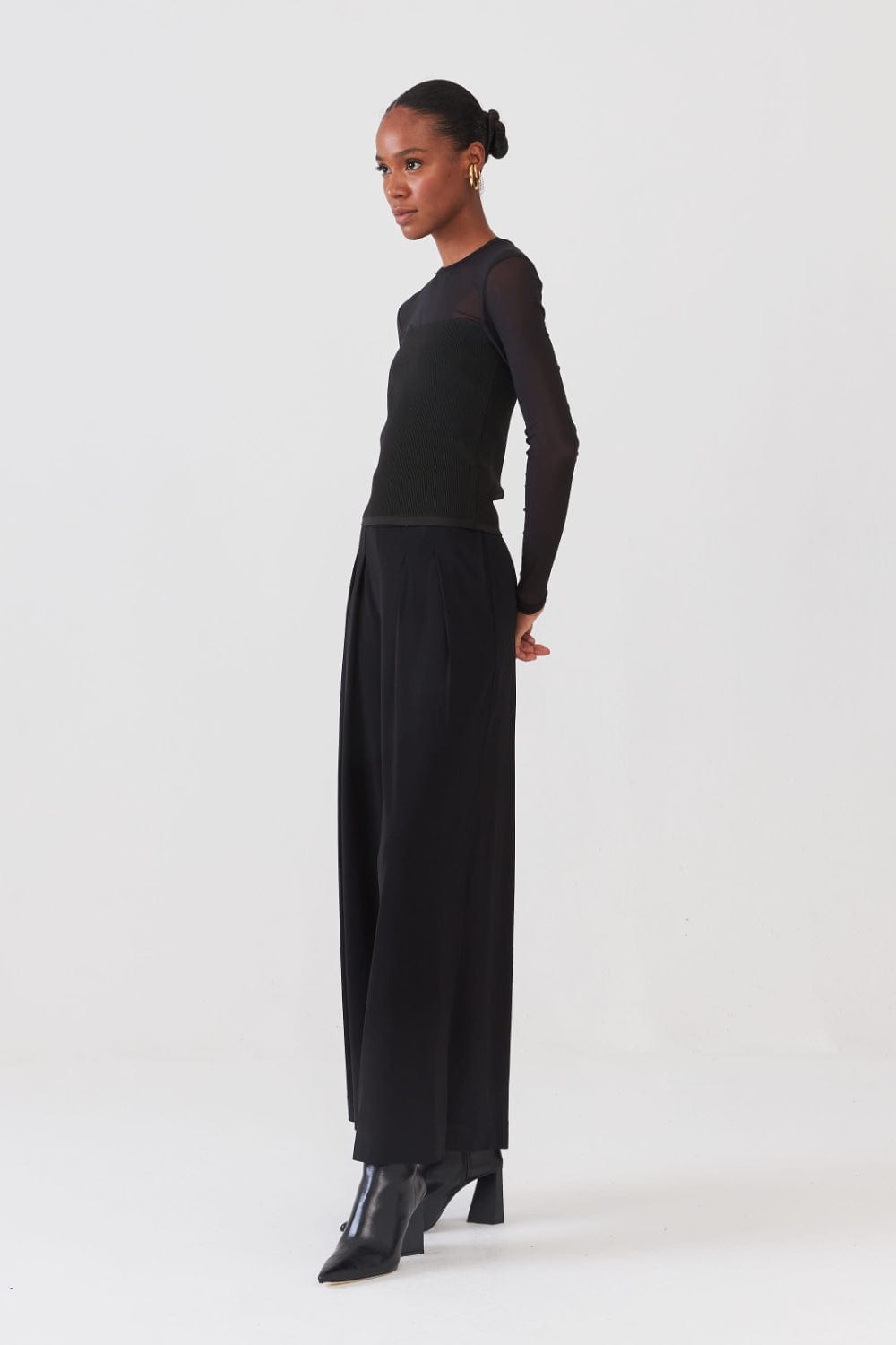 Viviane Furrier - Calça Pantalona em Malha Jersey Preto