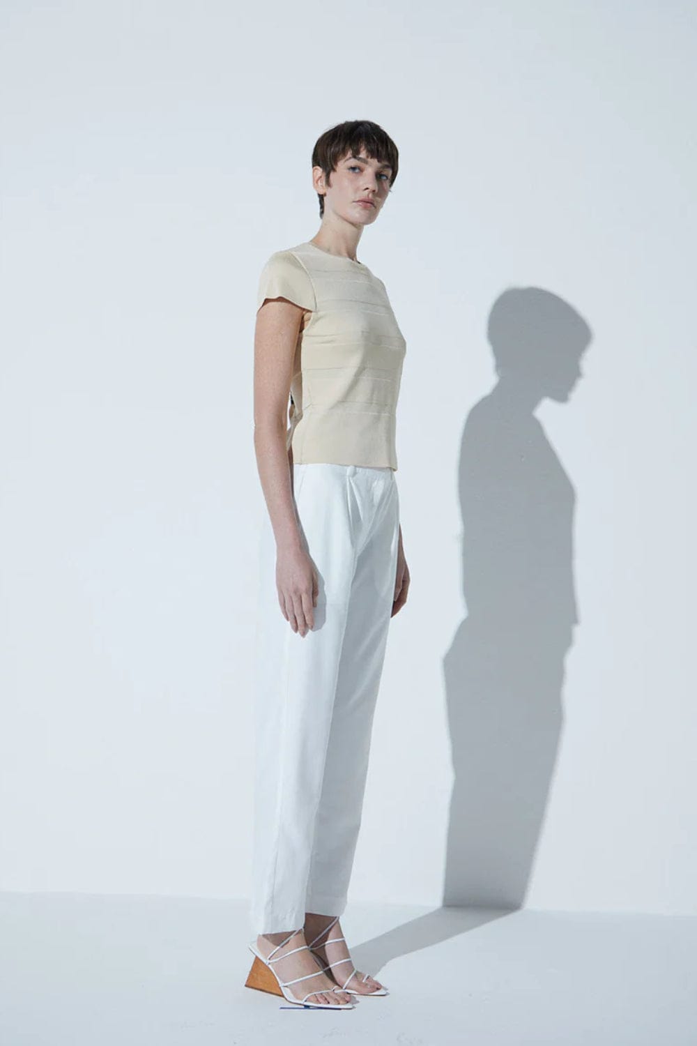 Viviane Furrier - Blusa Manga Curta  em Tricot Bege