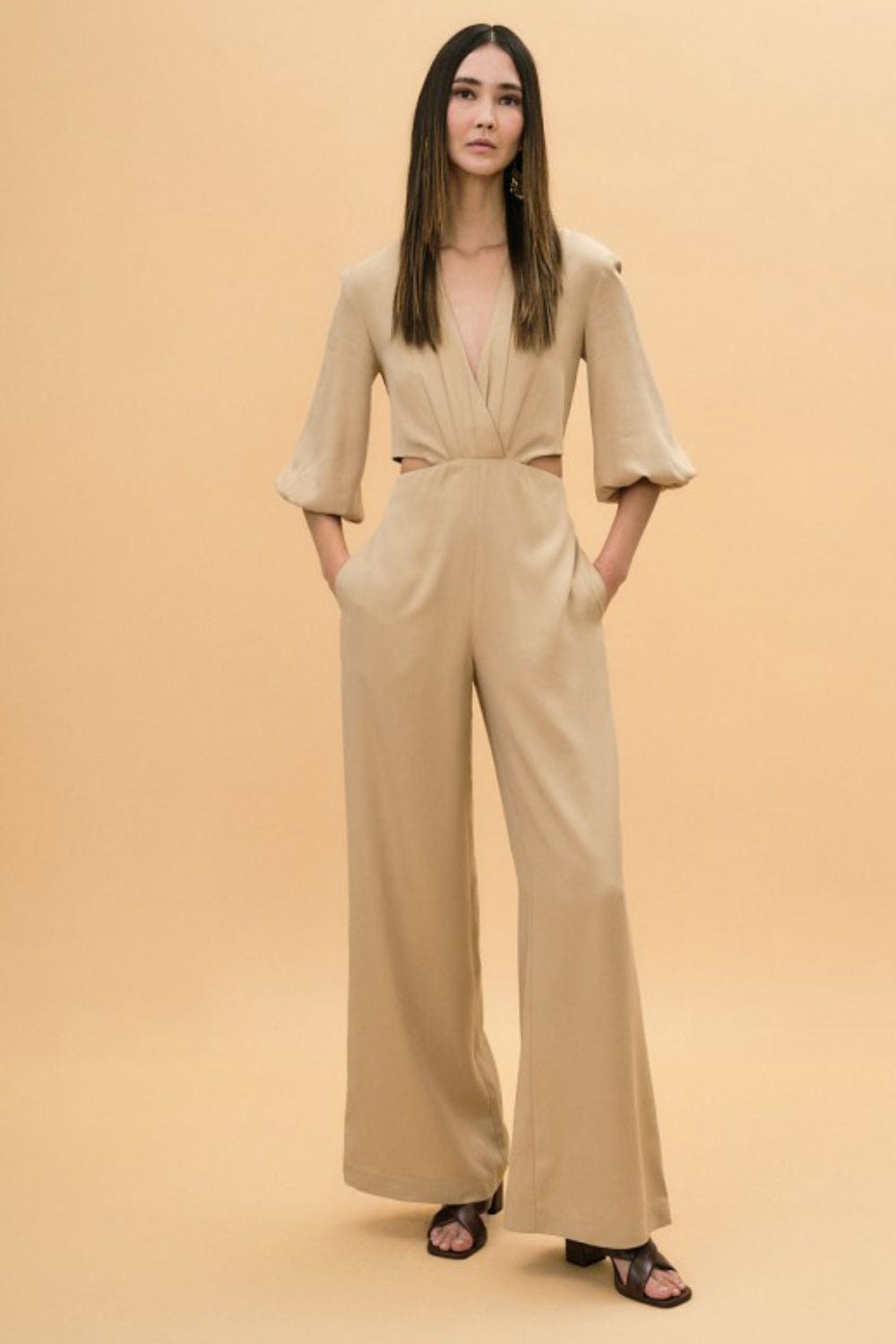 Access - Macacão Cut Out Laterais Bege