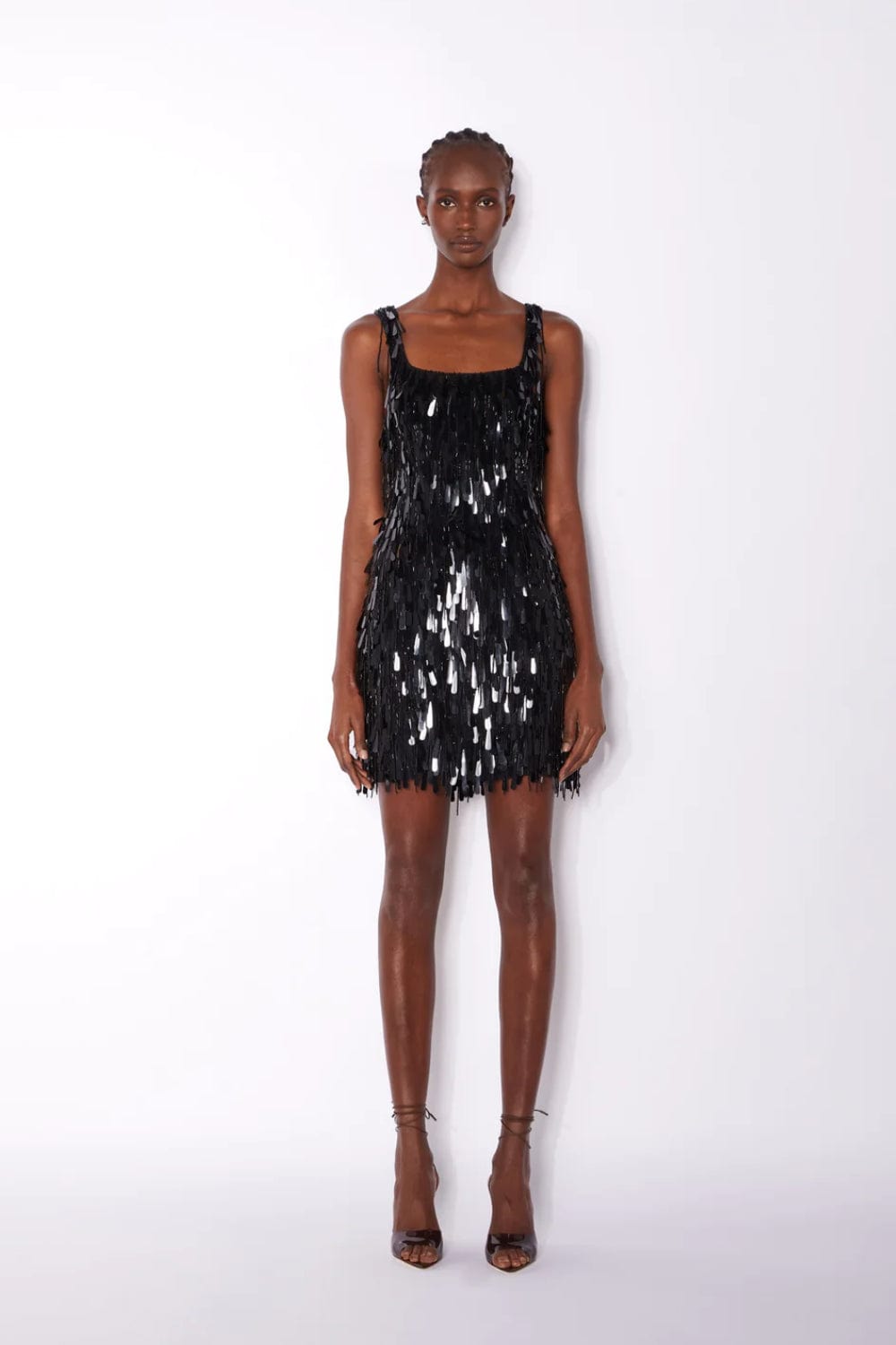 Ilta - Vestido Curto Alça Fina Paetês Zuki Preto