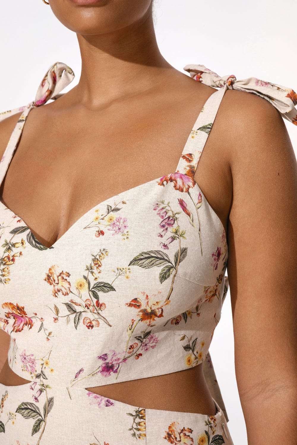 By Malina - Vestido Midi Floral Dani