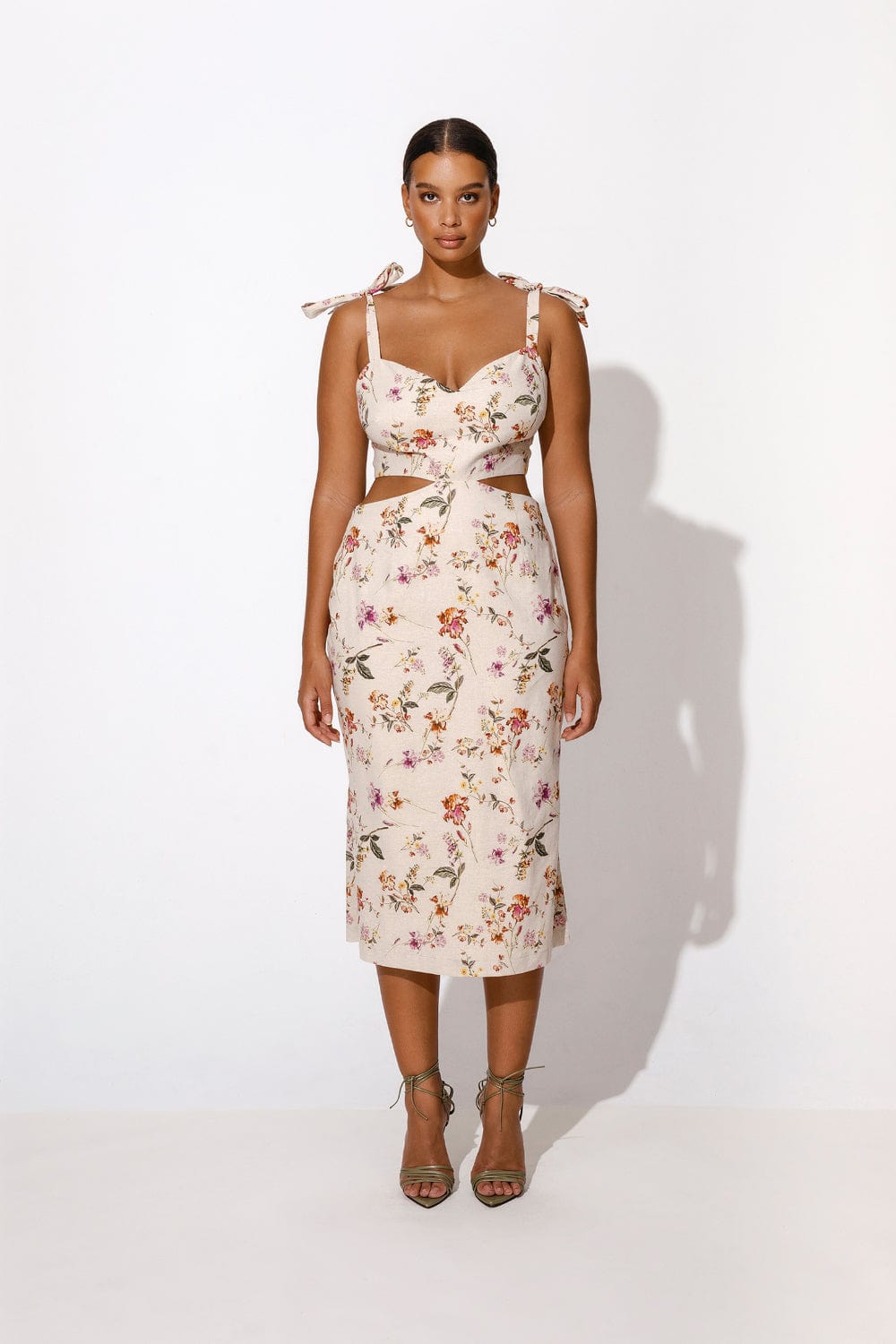 By Malina - Vestido Midi Floral Dani