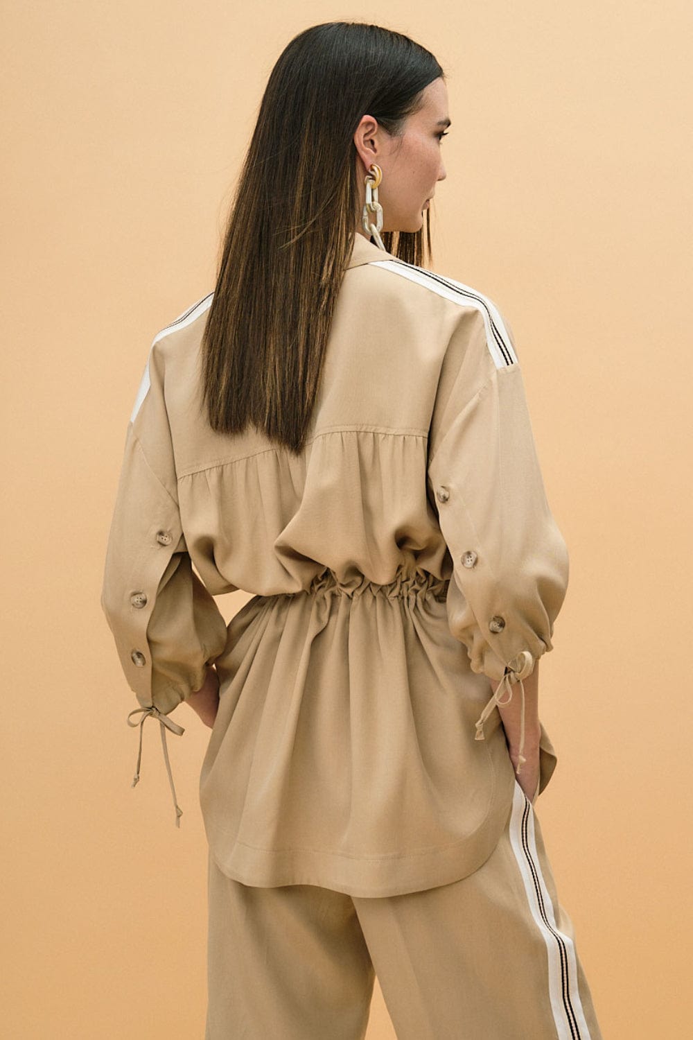 Eight - Blazer Botões e Bolsos Bege