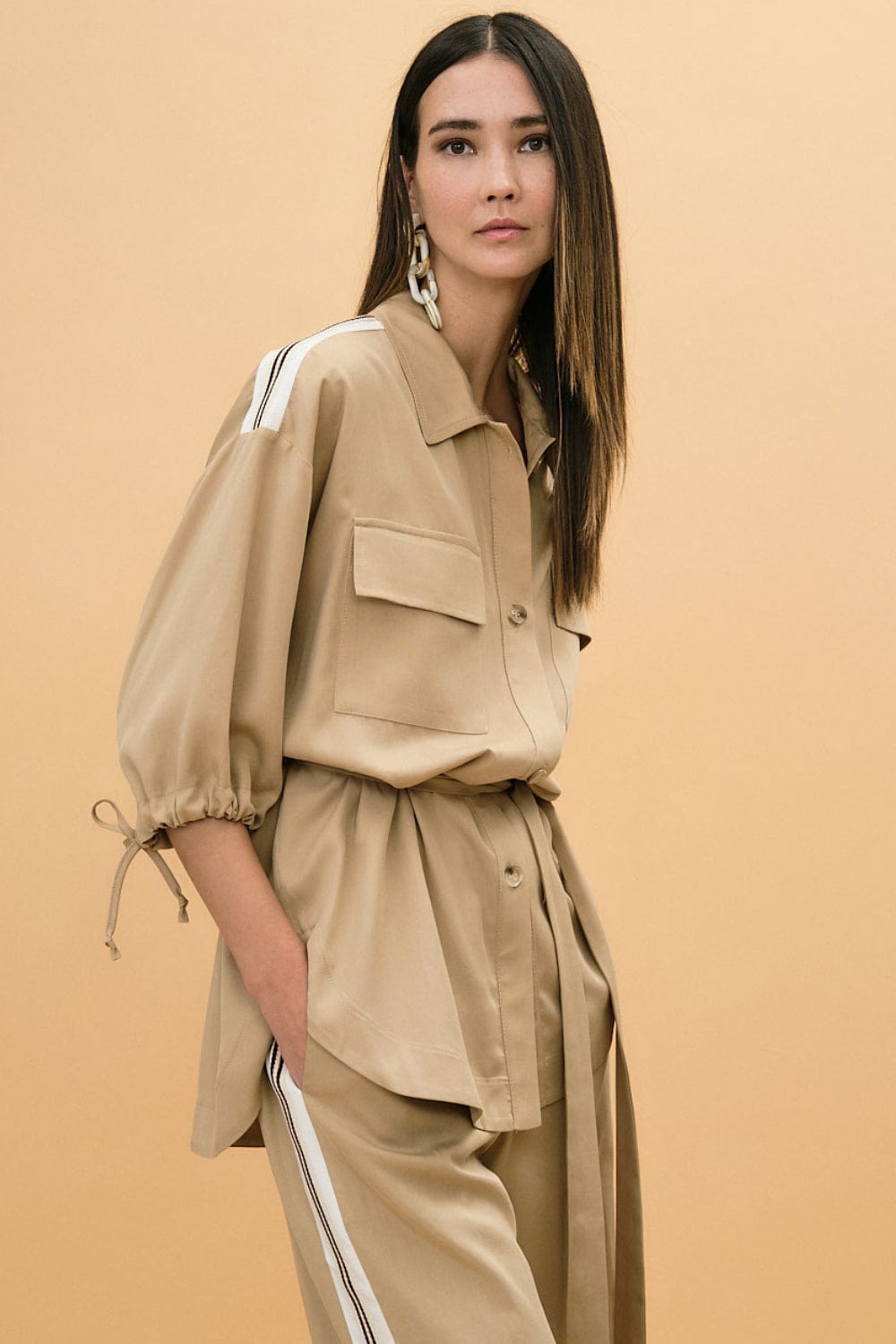 Eight - Blazer Botões e Bolsos Bege