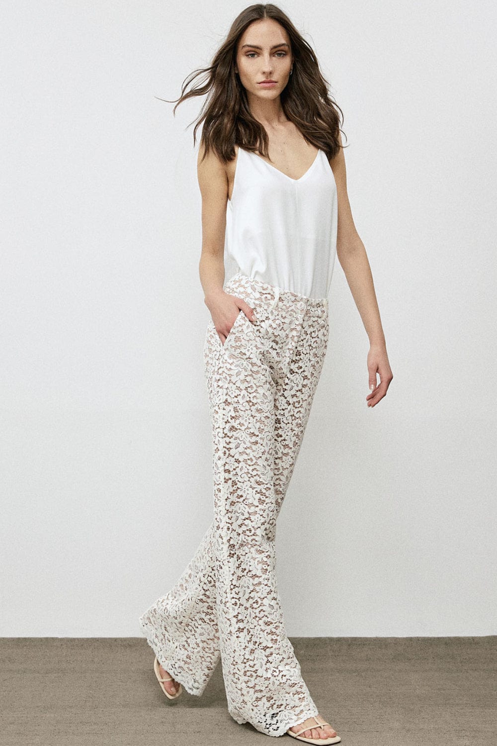 Access - Calça Alfaiataria de Renda Off White