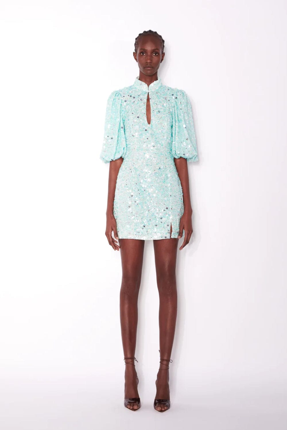 Ilta - Vestido Curto com Manga Bufante Paetês Clara Azul Claro