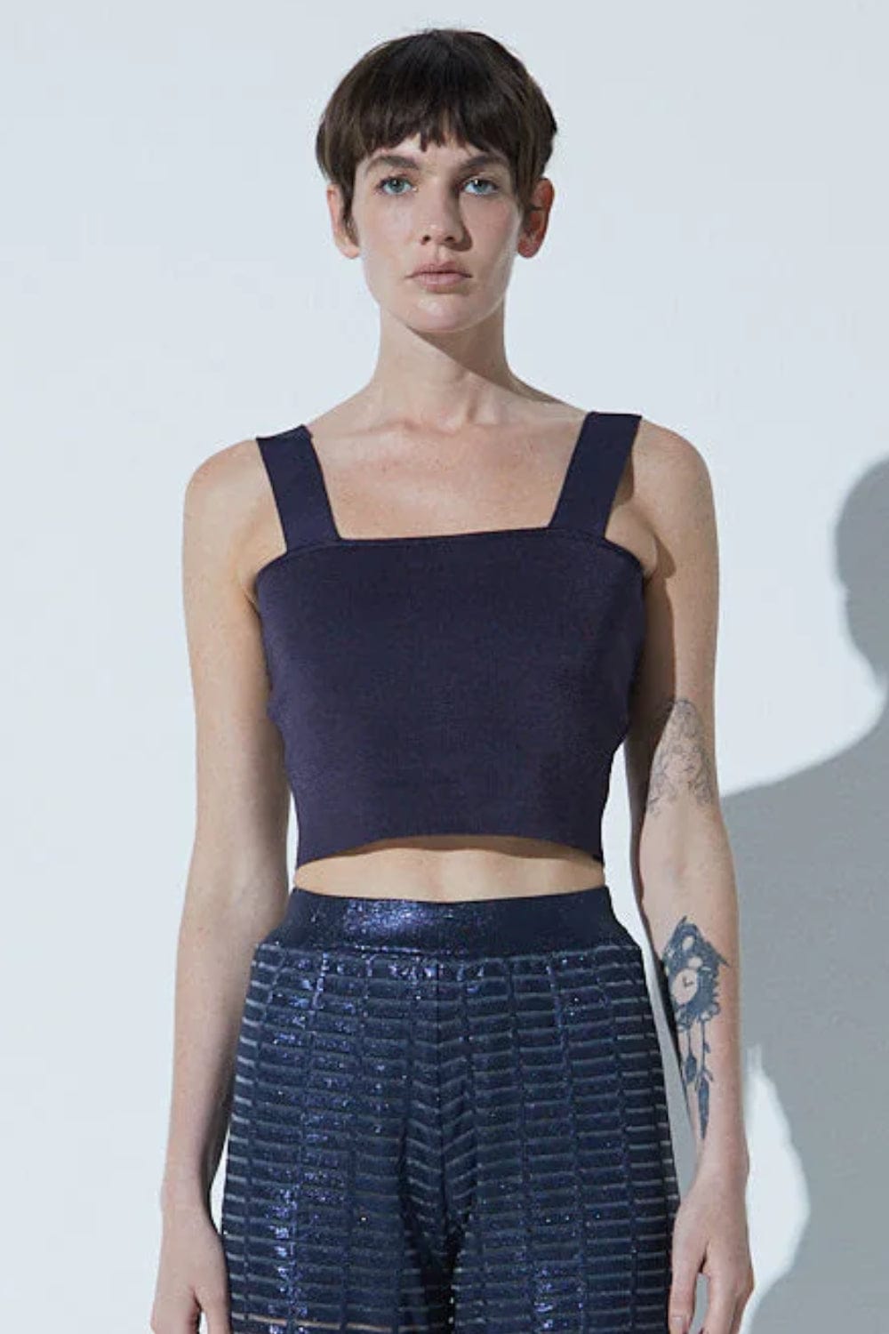 Viviane Furrier - Blusa Cropped Tricot Cobogó Azul Marinho