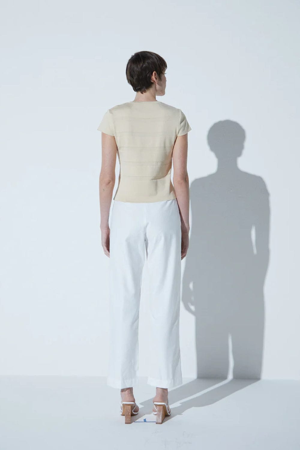 Viviane Furrier - Blusa Manga Curta  em Tricot Bege