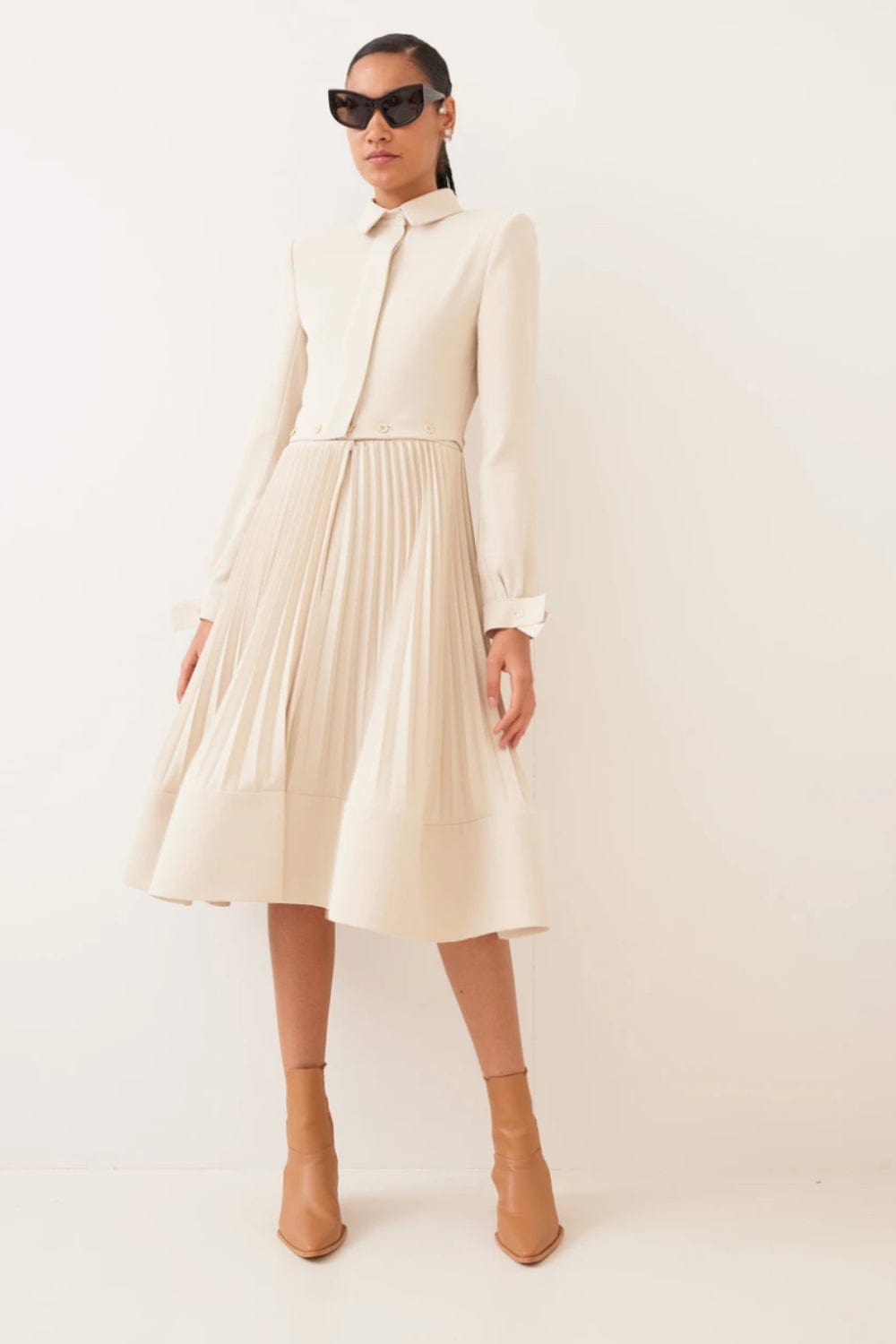 Glória Coelho - Vestido Midi Plissado Manga Longa Areia