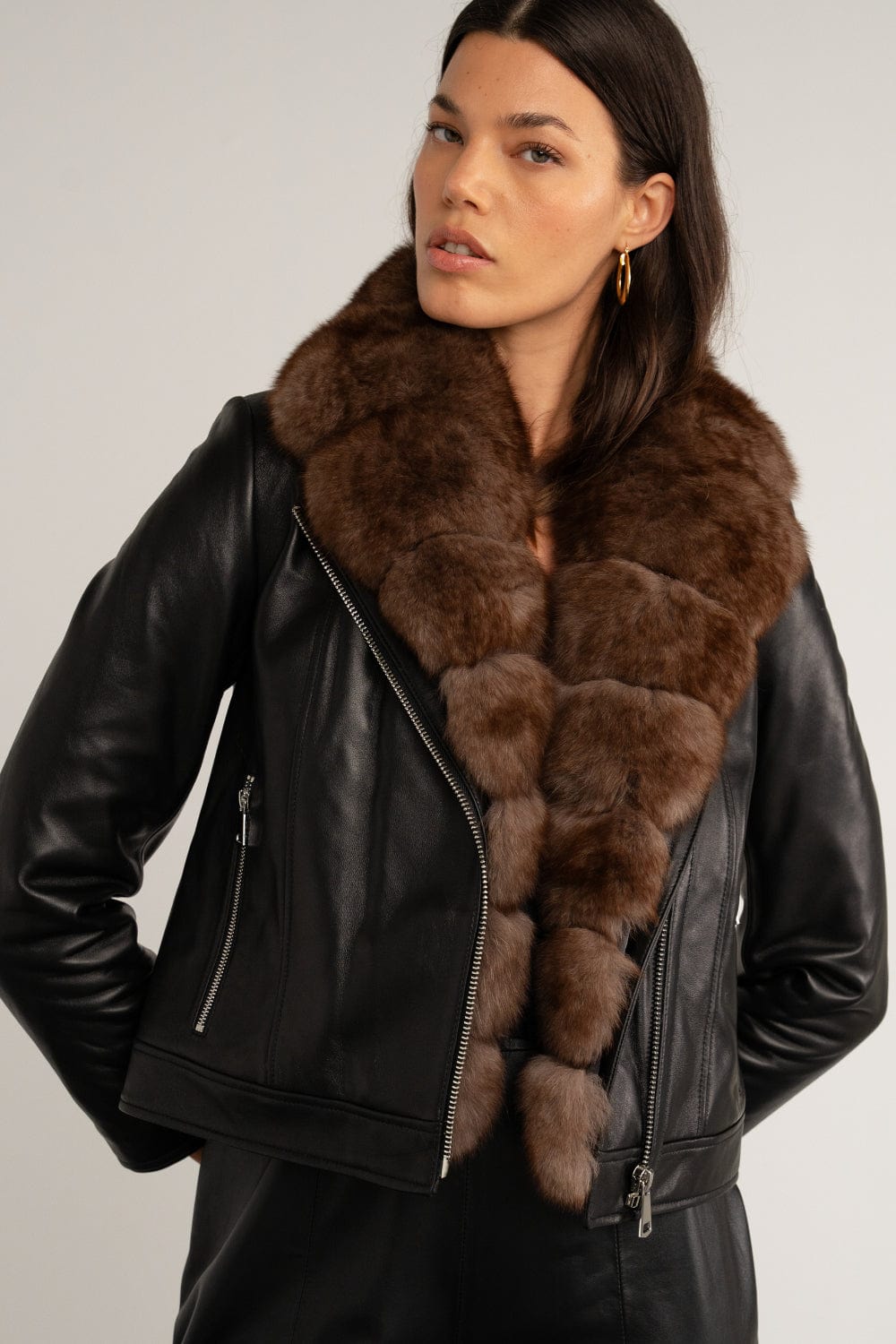 Madre Reina - Jaqueta Couro Gola Pele Preto