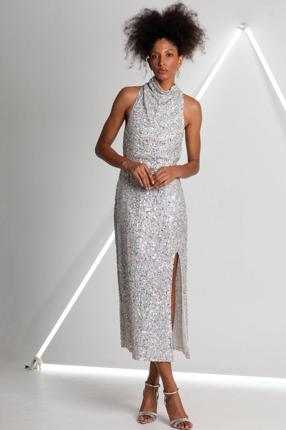 Ilta - Vestido Midi sem Manga Fenda Sorene Prata