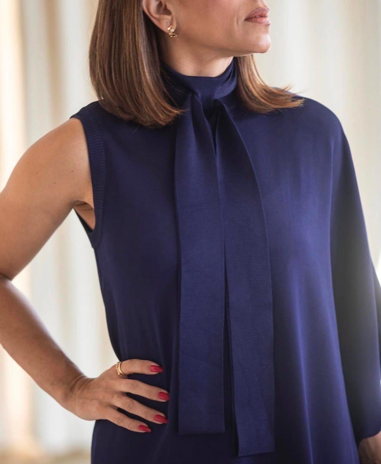 Coven - Vestido Midi Assimétrico Gola Alta Preto