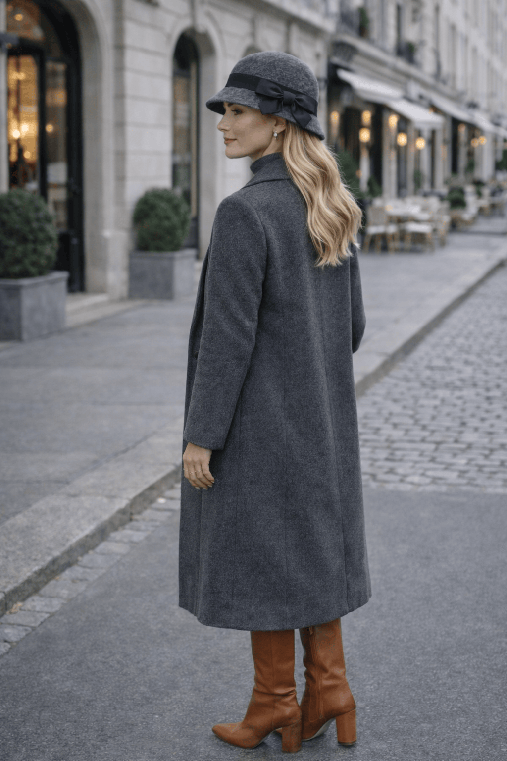 Club - Chapéu Cloche com Laço Preto