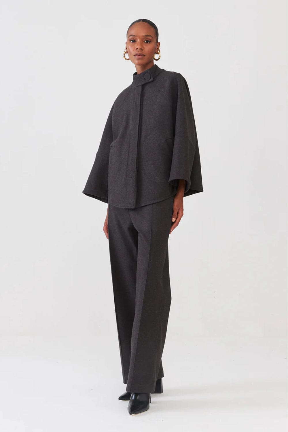 Viviane Furrier -  Casaco A Classic Cinza