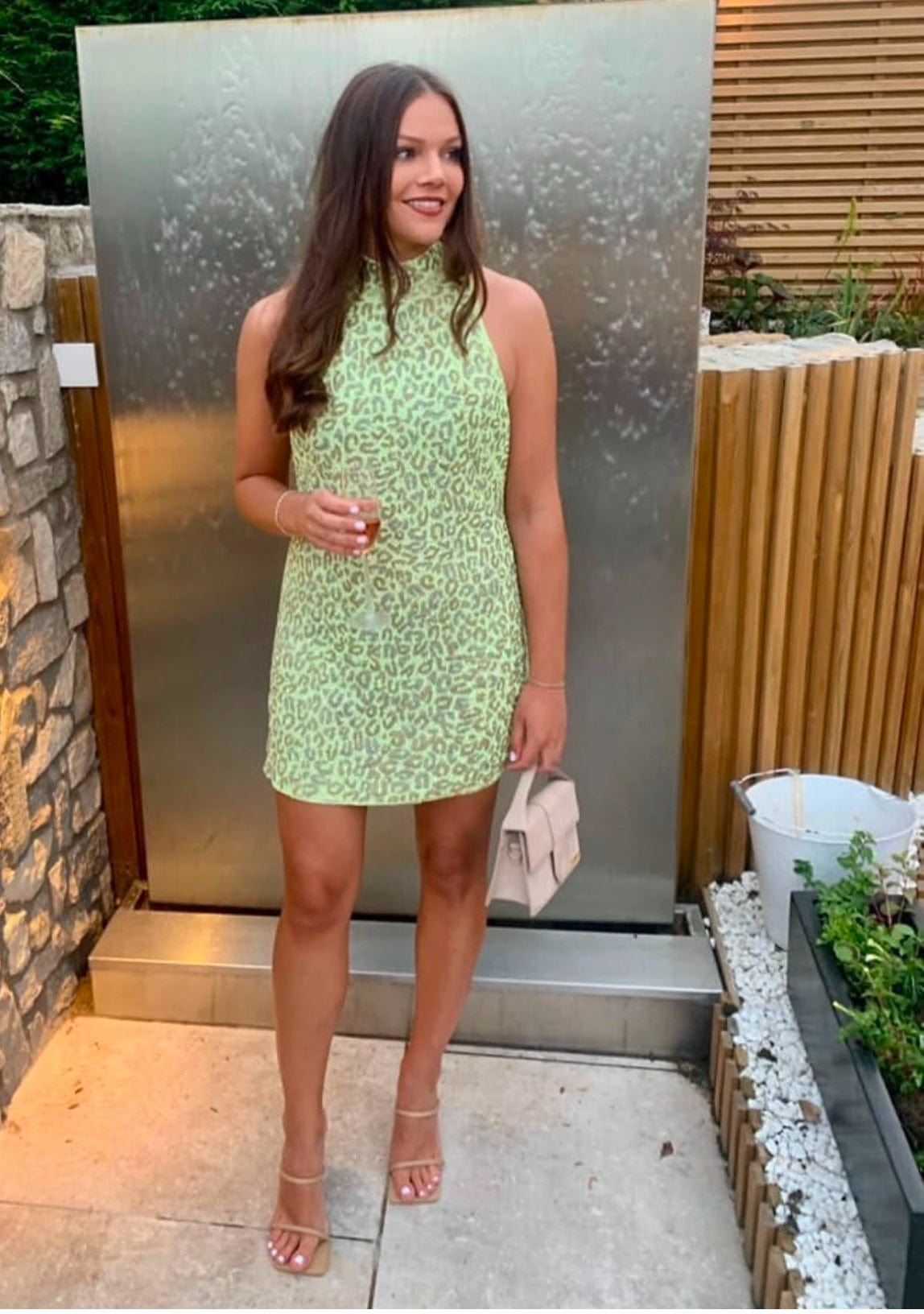 Ilta - Vestido Curto sem Manga Paetês Ava Lima