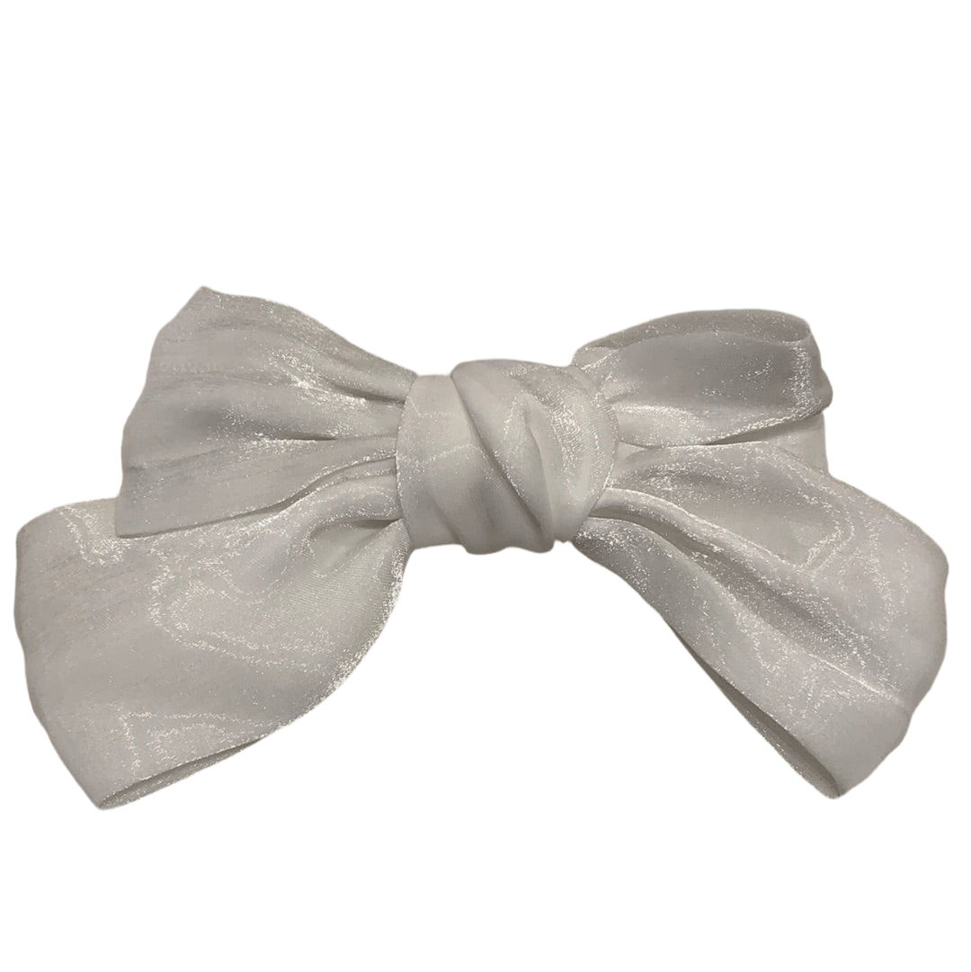 Bico de Pato com Laço Branco