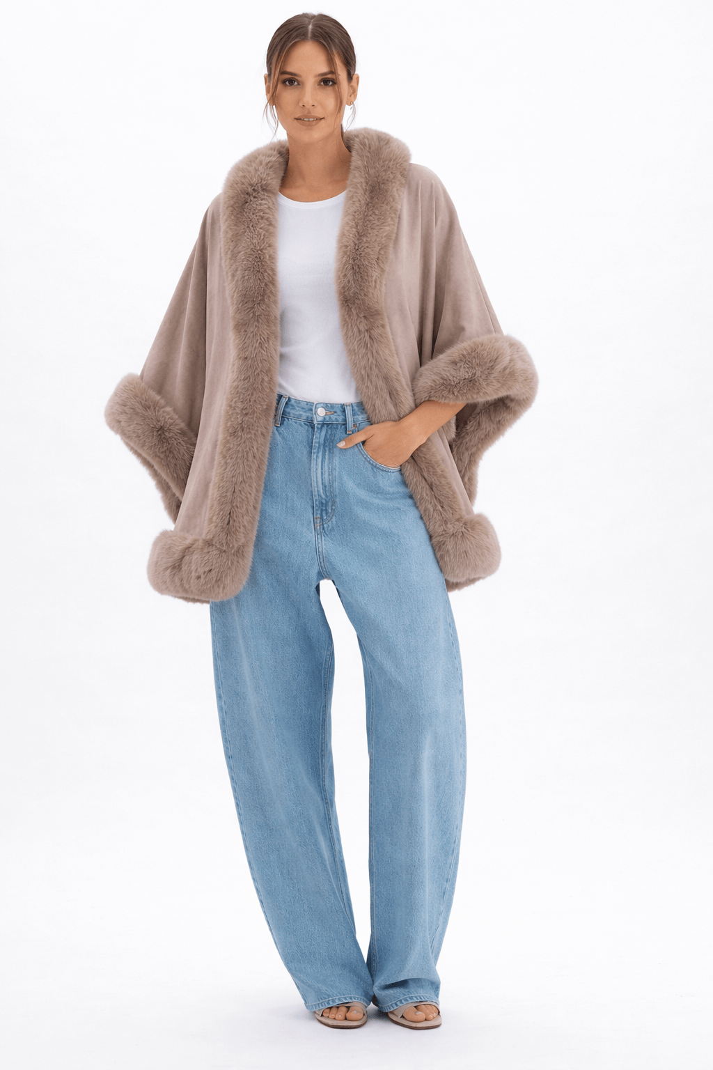 Alex Max - Poncho Sintético Fendi