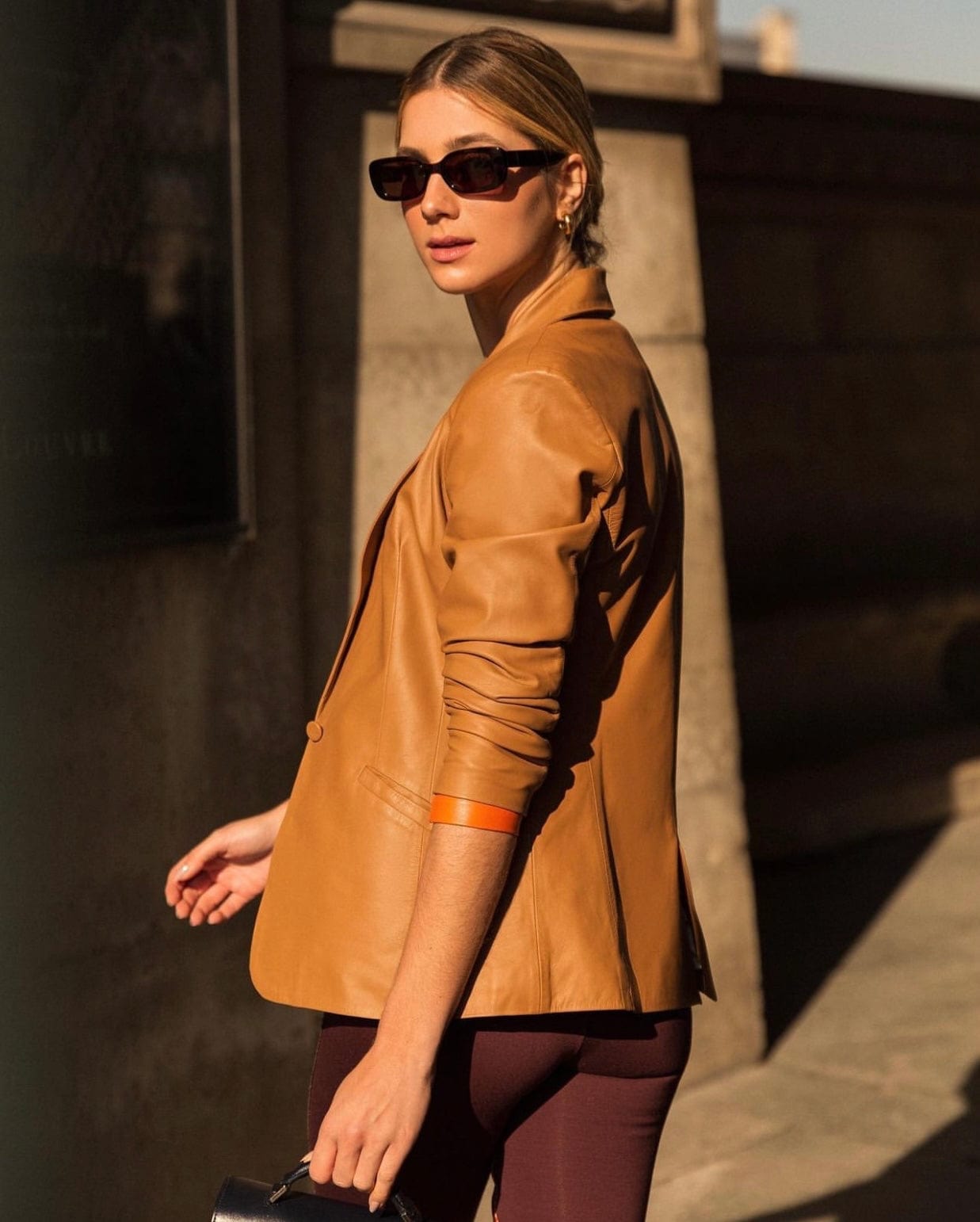 Juliana Sanmartin -  Blazer Alongado em Couro  Caramelo