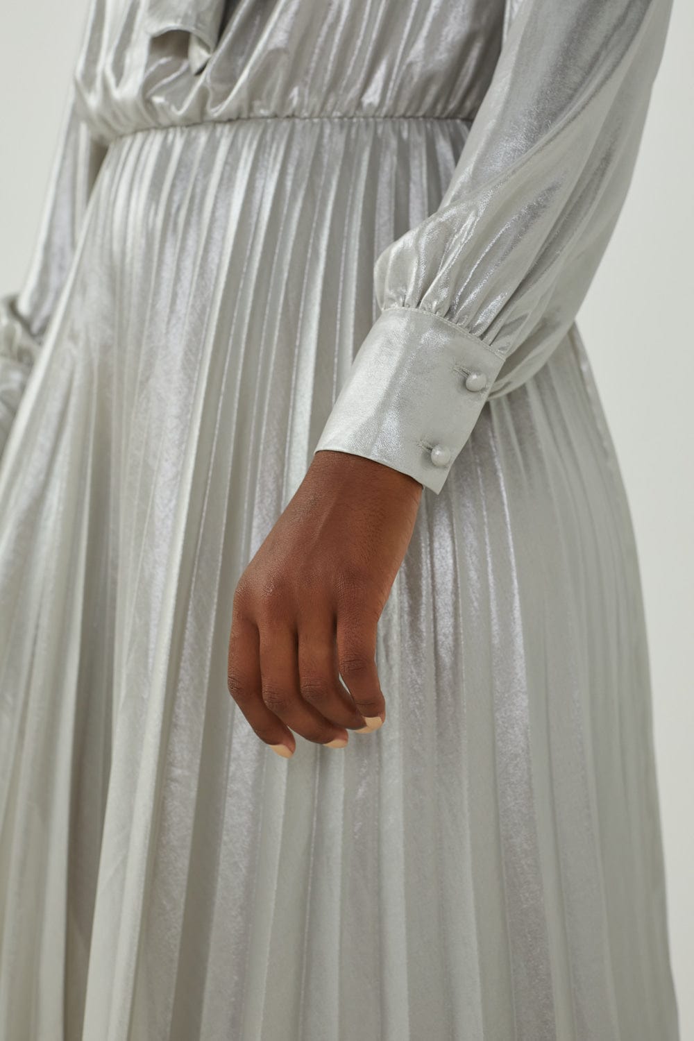 Vicolo - Vestido Mídi com Laço Frontal Prata