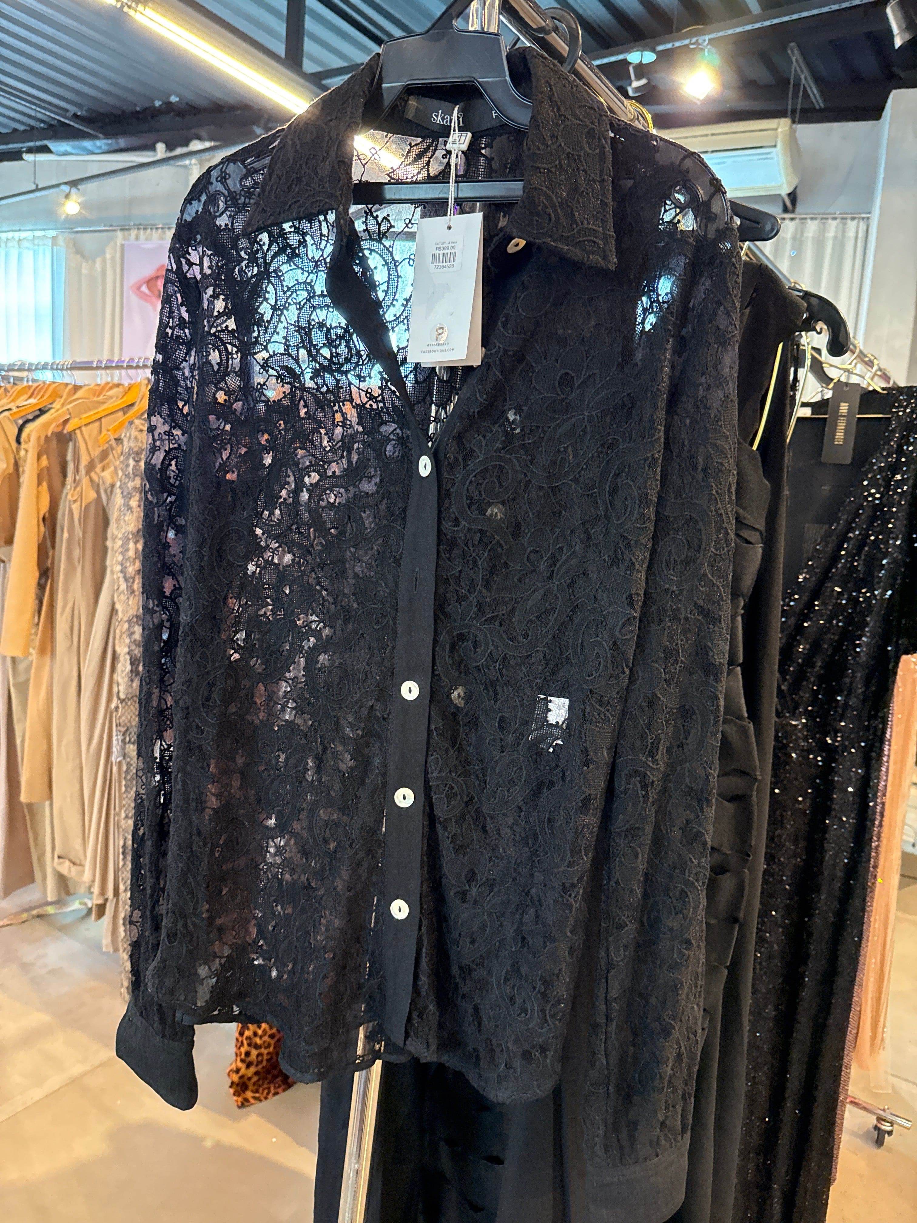 Skazi - Camisa Manga Longa Renda Preto