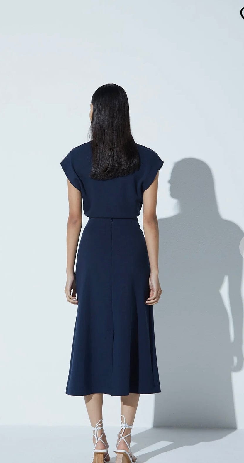 Viviane Furrier - Saia Midi Evasê cropped Neotech Azul Marinho