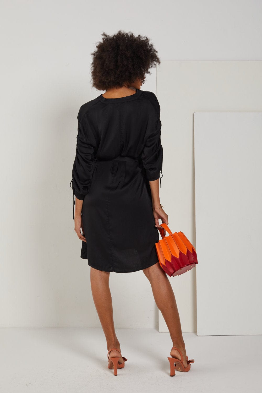 Access - Vestido Curto Manga Longa Preto