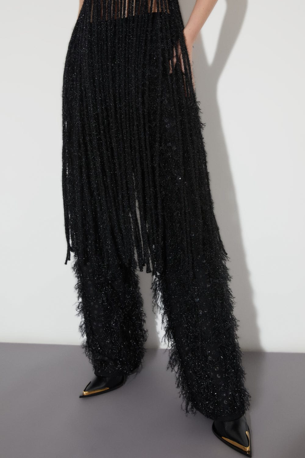 Coven - Calça Reta Tricot Franjado e Bordado Preto