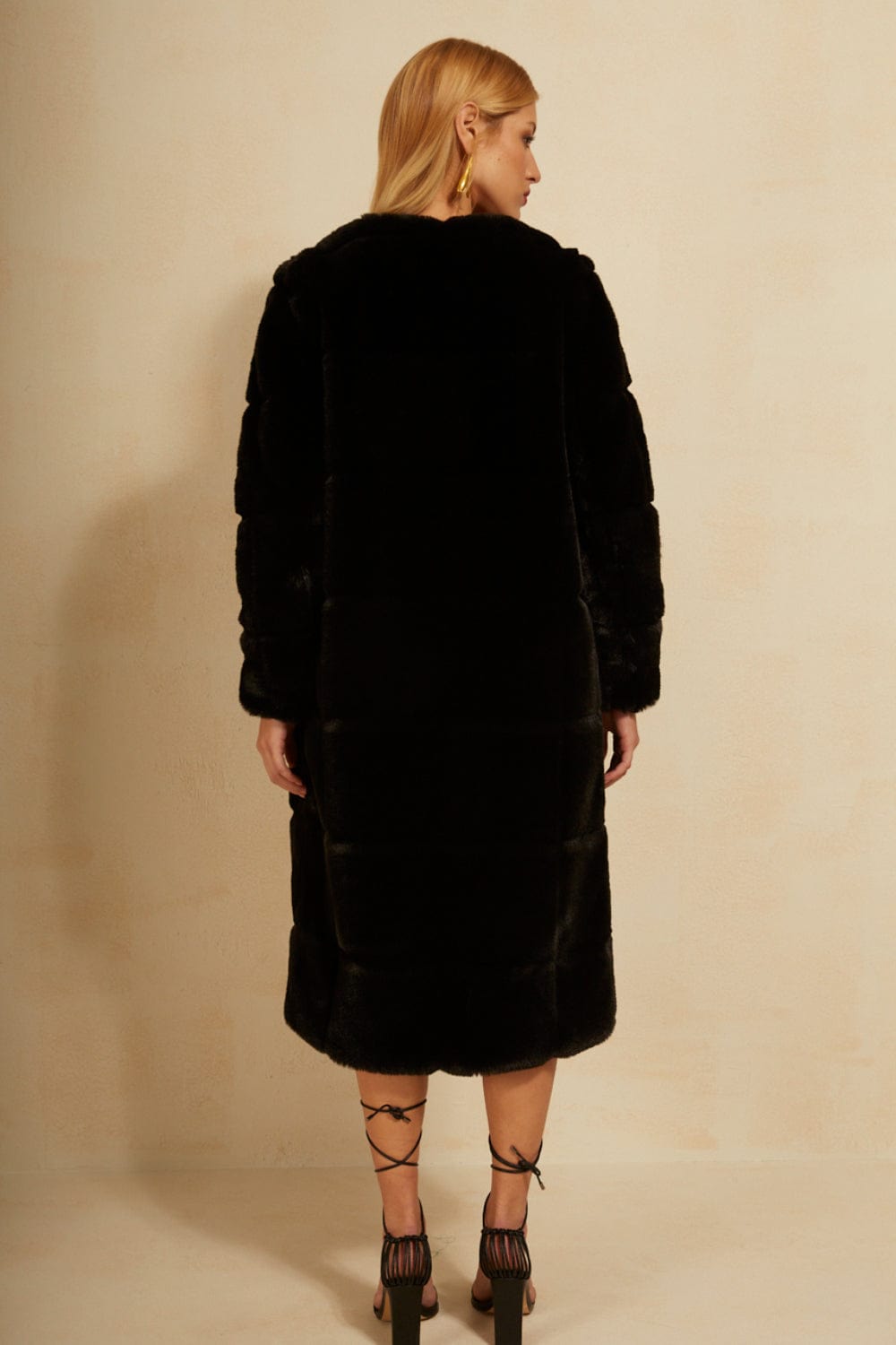 L'Cecci - Sobretudo 7/8  Pêlo Sintético Preto