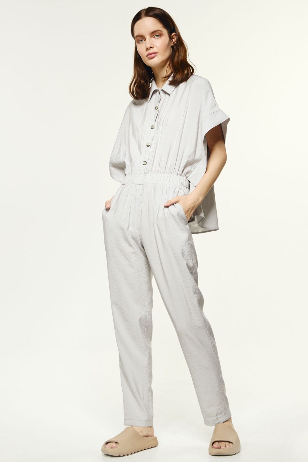 Eight - Macacão com Abertura Costas Cinza