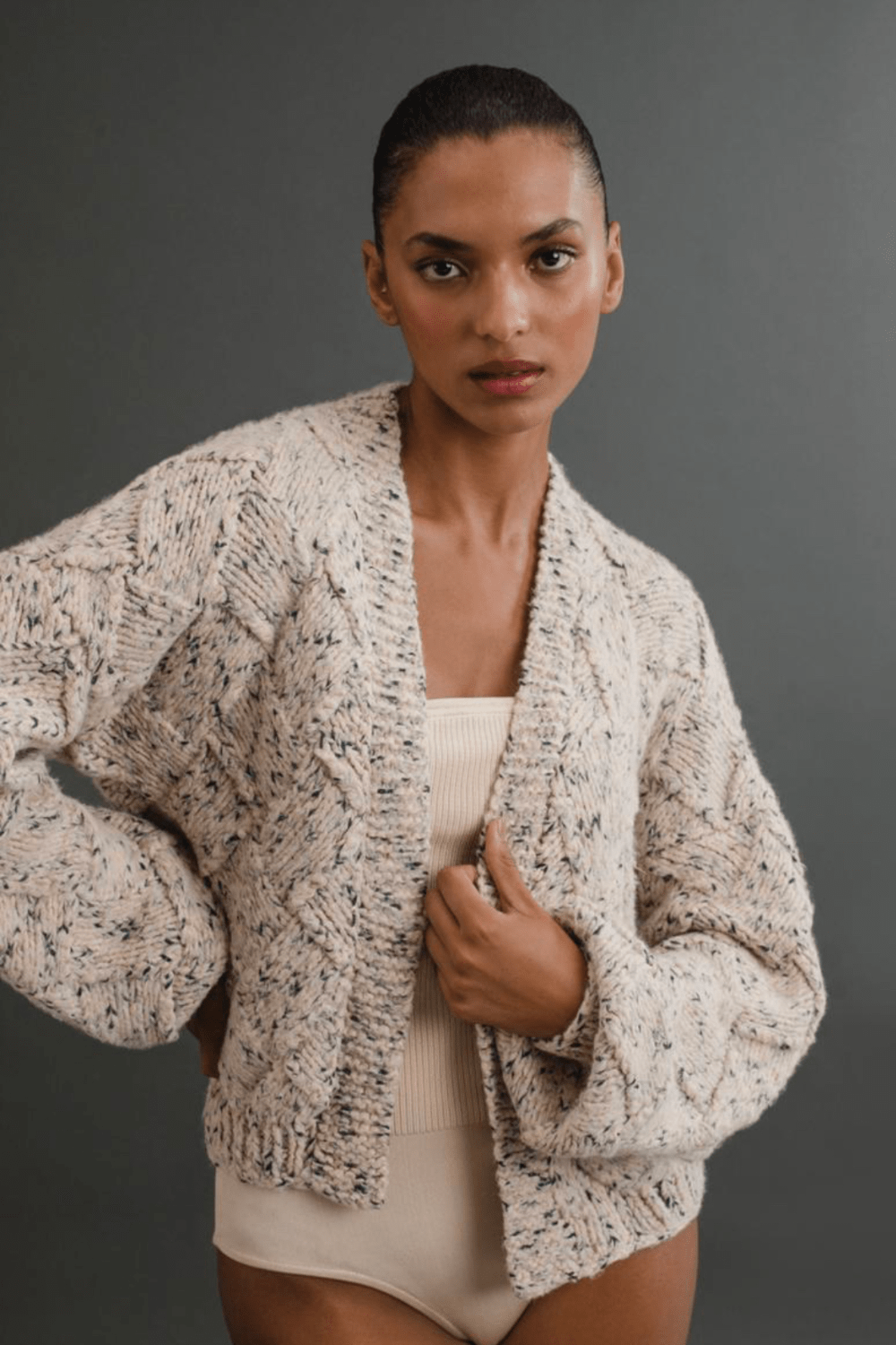 Caché - Cardigan Curto Sara Tricot  Aberto